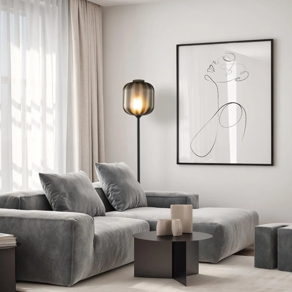 Design vloerlamp zwart met mat zwarte glazen kap