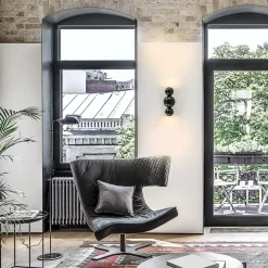 Design wandlamp textured black inclusief LED