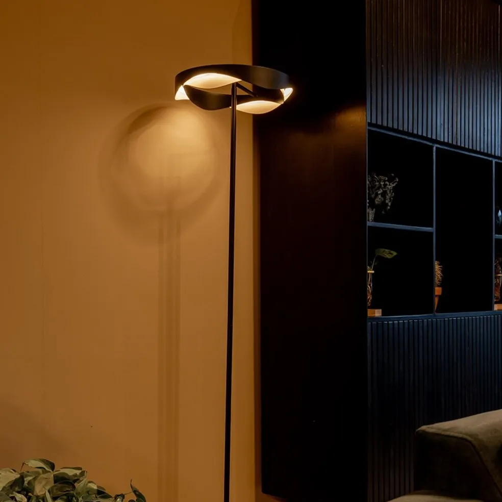 Dimbare LED vloerlamp zwart met goud