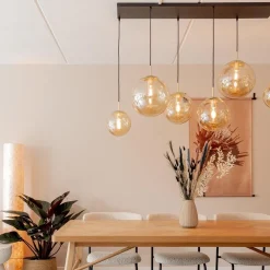Grote 6-lichts eettafelhanglamp messing met amber glazen bollen