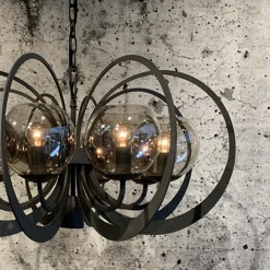 Grote ronde hanglamp metaal  met smoke glas en spot