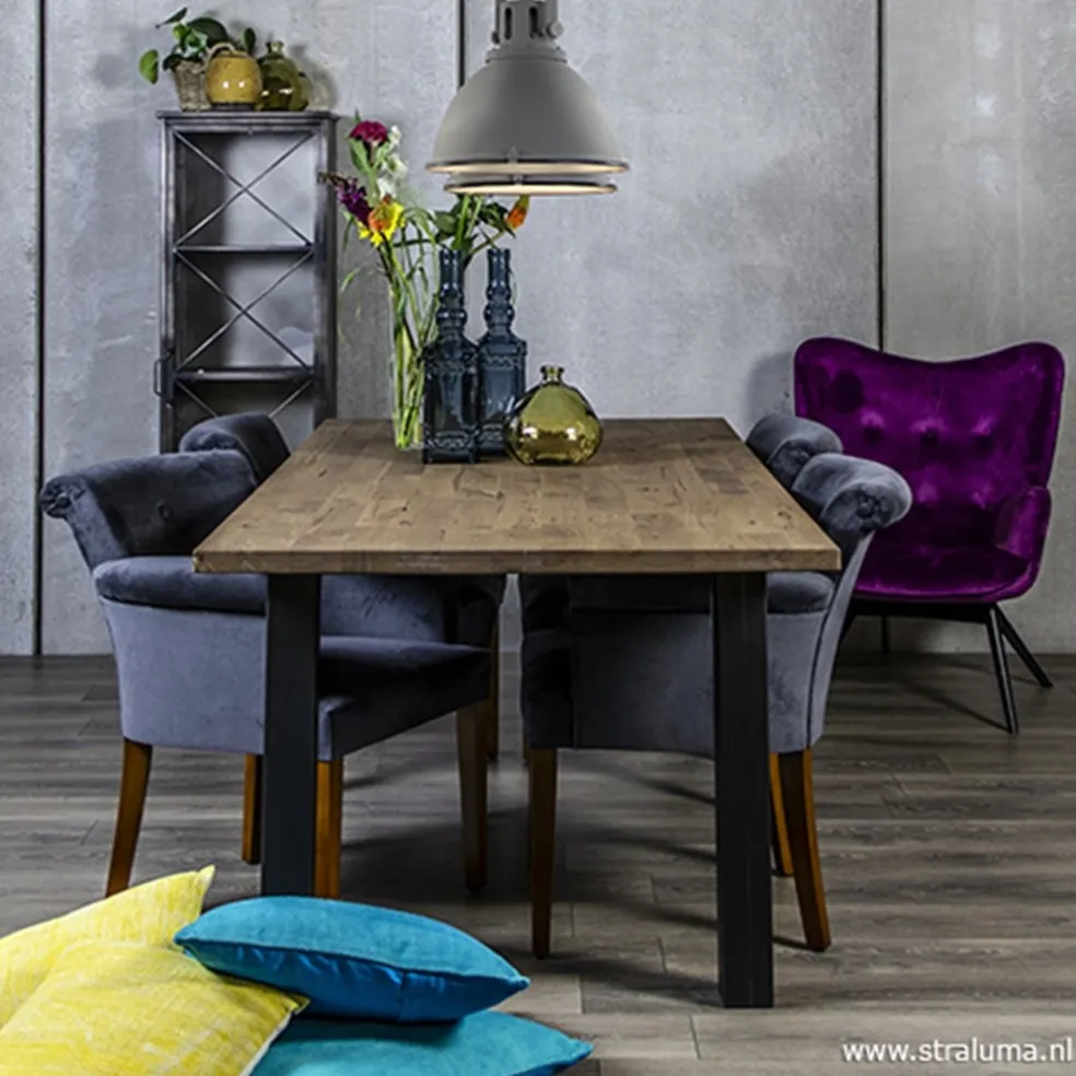 Klassieke armstoel kersenhout in stof