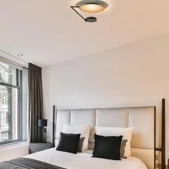 Mat zwarte LED plafondlamp met goud