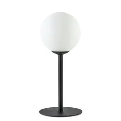 Mat zwarte tafellamp met witte glazen bol