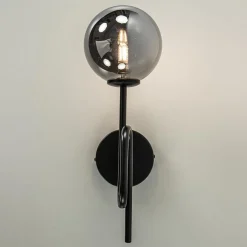 Mat zwarte wandlamp trompet met smoke glas