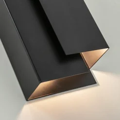 Metalen wandlamp zwart met overlap