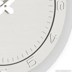 Moderne wandklok rond RVS keuken/kantoor