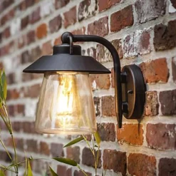 Robuuste buitenlamp wand zwart met roest en glas