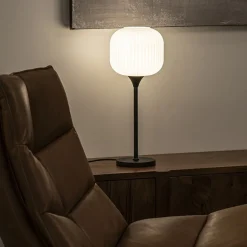 Tafellamp mat zwart met wit glas hoog