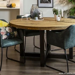 Trendy kuipstoel met zwart metalen poot