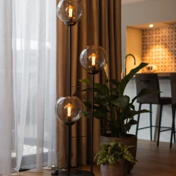 Vloerlamp 3-L zwart met bolglas smoke