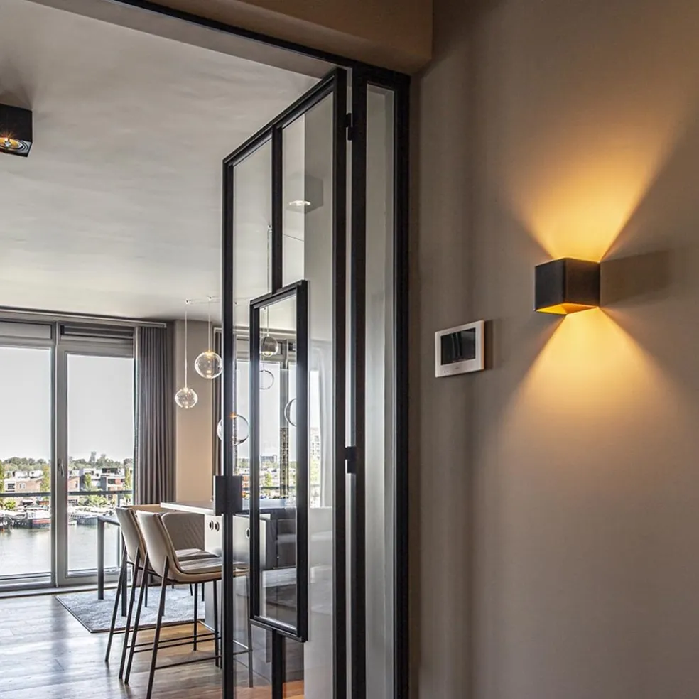 Wandlamp Stretto kubus zwart/goud